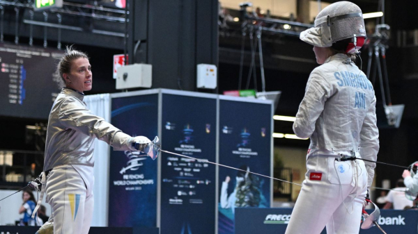 
      Ukrainian fencer Olga Kharlan calls for rule change after disqualification for refusing to shake hands with Russian opponent
    